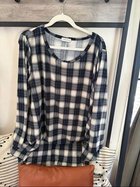 LARA Navy and White Plaid Long-Sleeve Women's Top